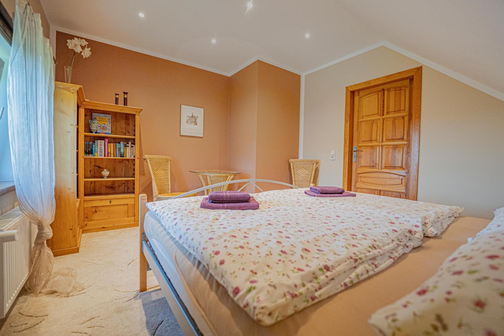 Apartamento Dom Ogrodnika Jezow Sudecki Exterior foto
